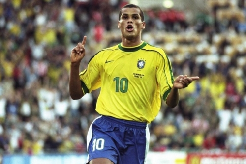 有在困境中 有在困境中